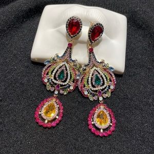 ✨Absolutely stunning earrings✨